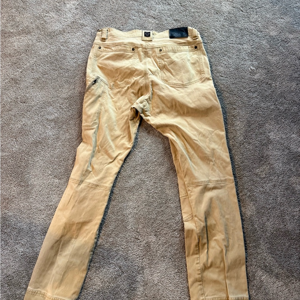 Wrangler Men's Cargo Pants in Tan